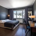 Отель Quality Grand Royal