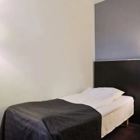 Quality Grand Royal فندق نارفيك