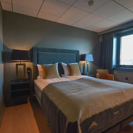 Quality Grand Royal Hotel 4*