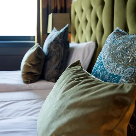 Quality Grand Royal Hotel 4*