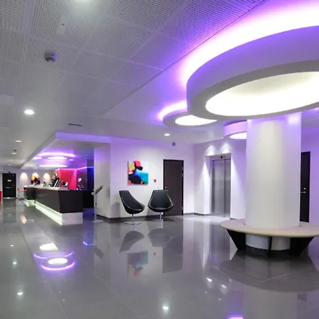 Quality Grand Royal فندق نارفيك
